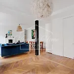 Appartement Spacieux Avec Balcon Au Coeur De Paris